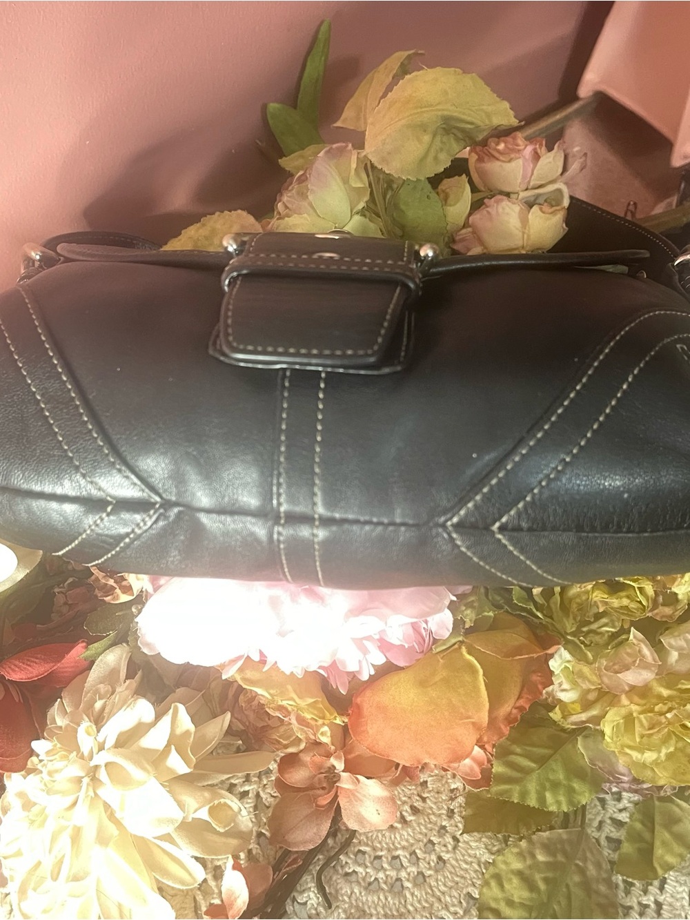 Coach vintage Black Leather Shoulder Bag with Silver-Tone Buckle - Picture 2 of 10
